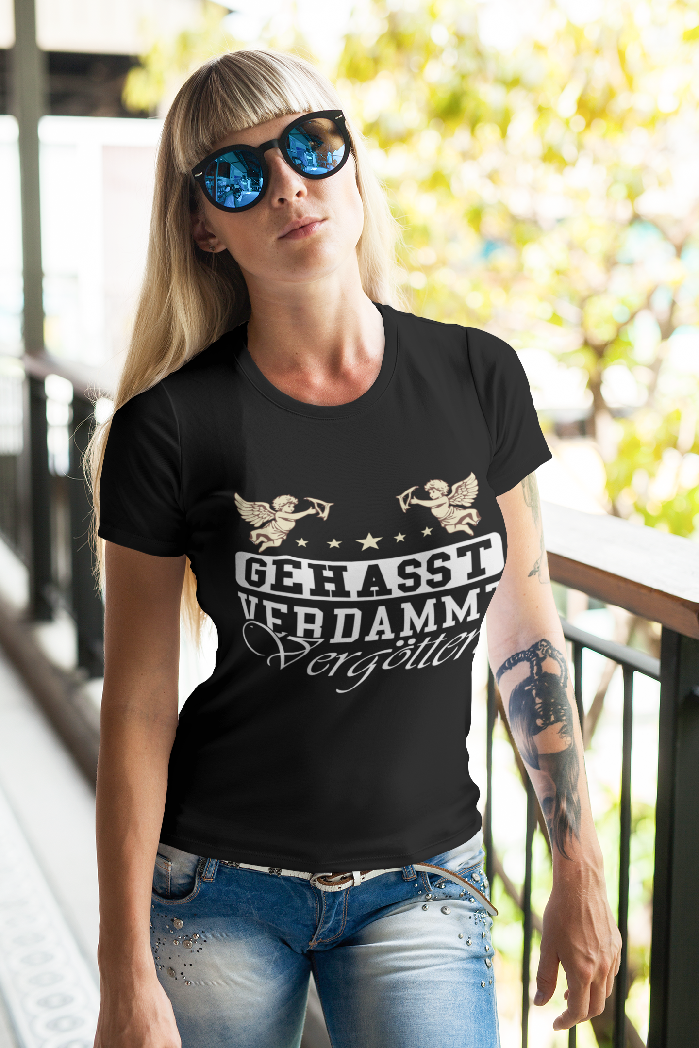 Böhse Onklez Fan mit Frauen T-Shirt Gehasst Verdammt Vergöttert
